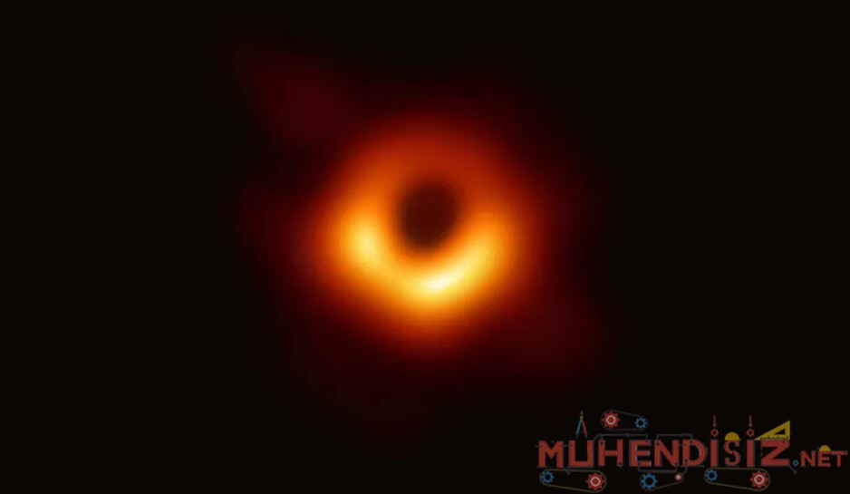 Messier 87'nin merkezindeki karadeliğin gerçek fotoğrafı.
